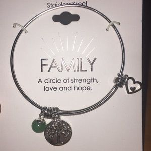 Silver ‘FAMILY’ Bracelet